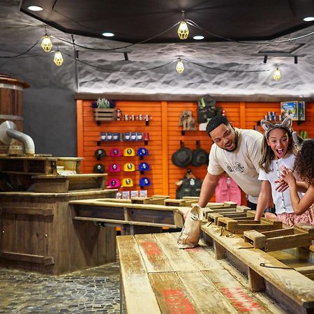 Great Wolf Lodge New England Leominster Exterior photo