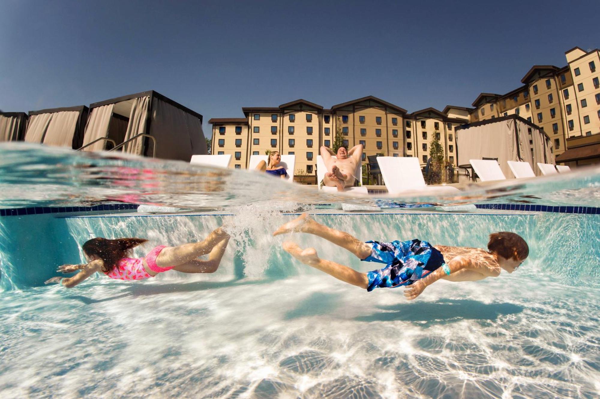 Great Wolf Lodge New England Leominster Exterior photo