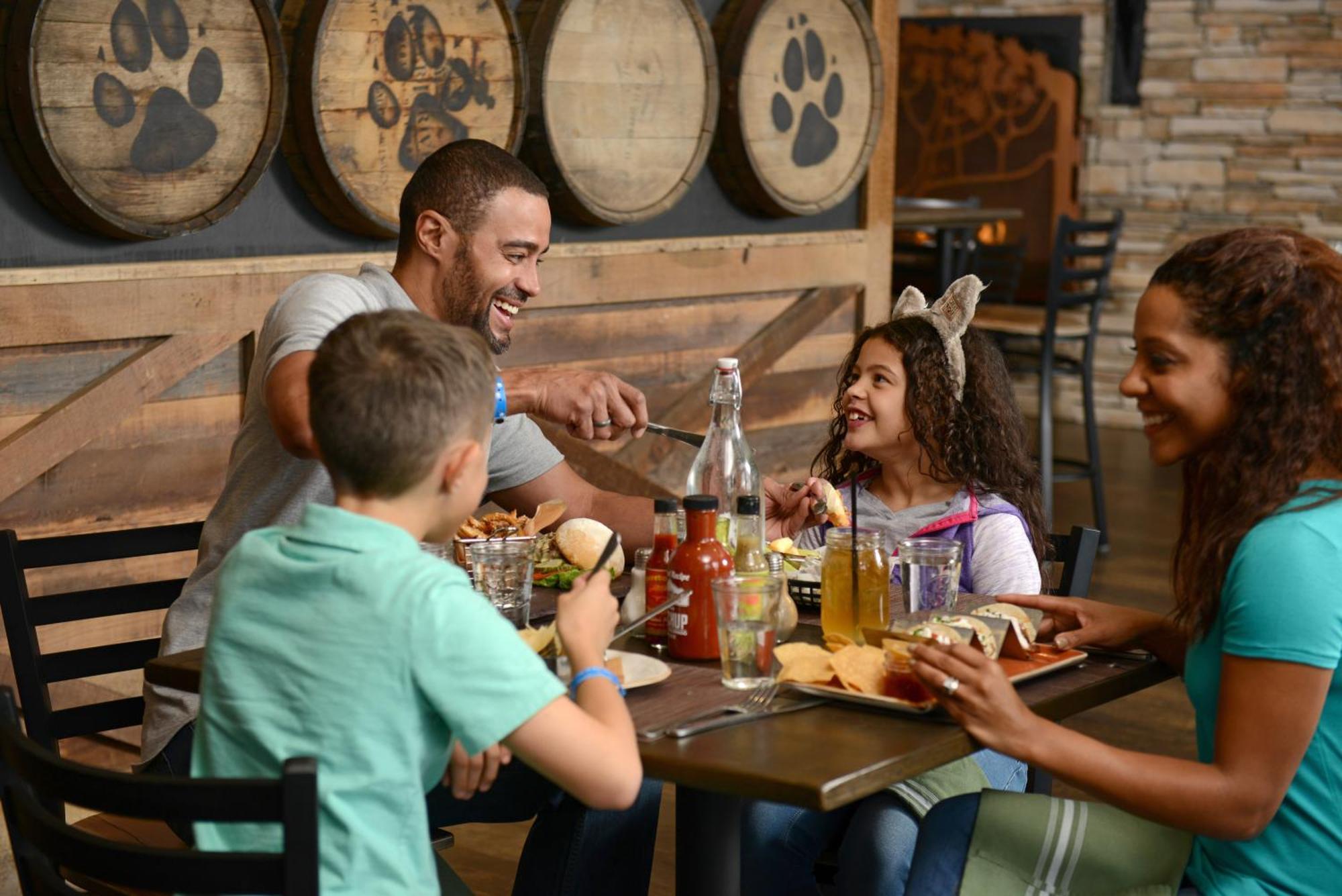 Great Wolf Lodge New England Leominster Exterior photo