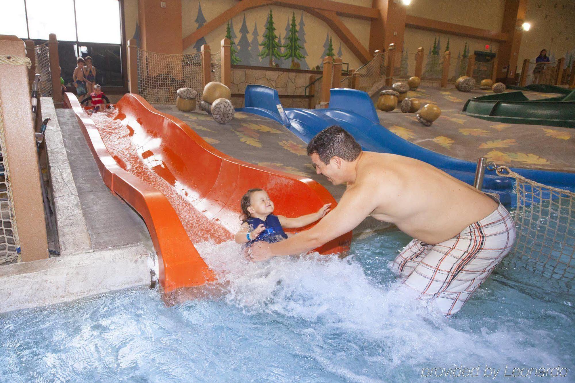 Great Wolf Lodge New England Leominster Exterior photo