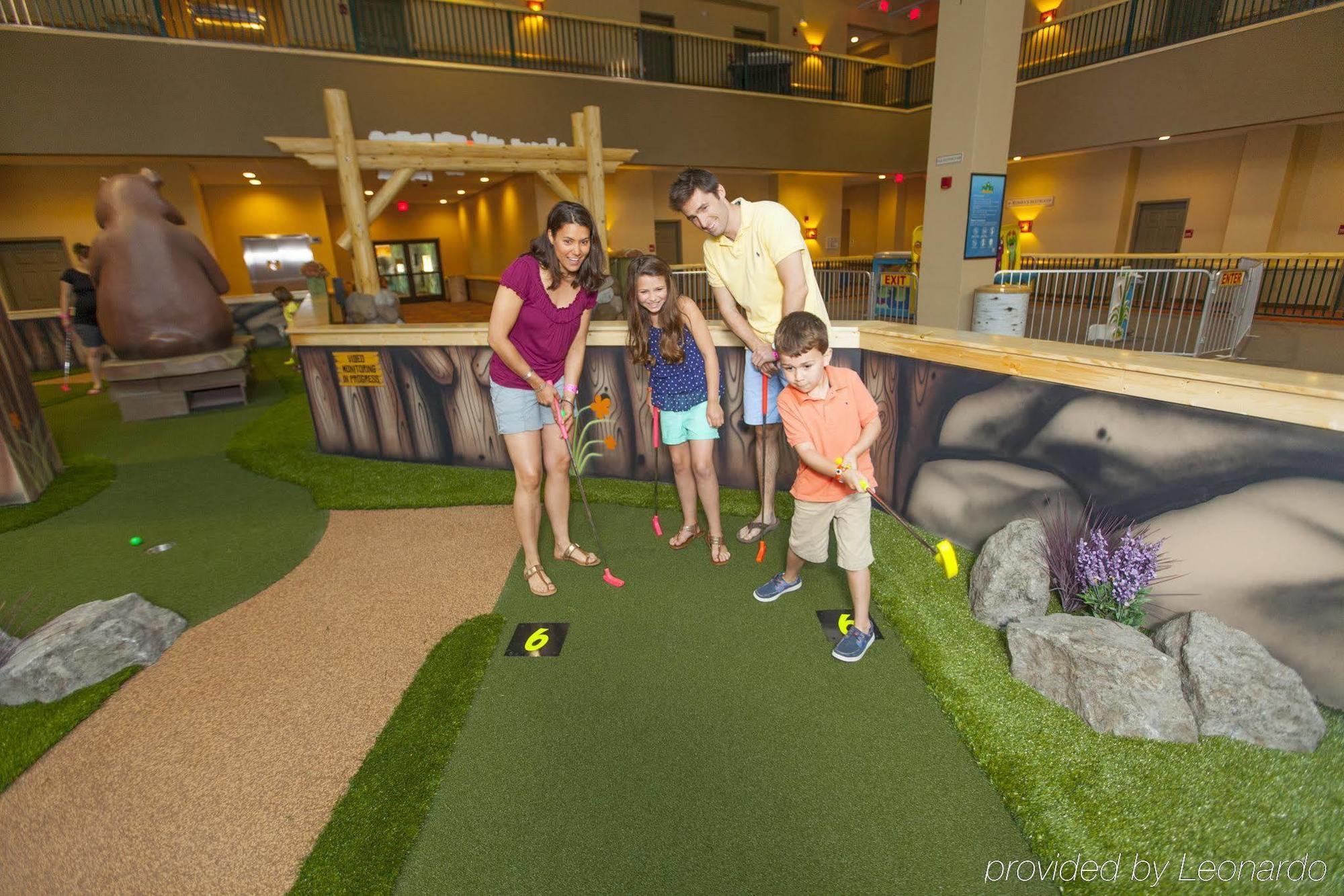 Great Wolf Lodge New England Leominster Exterior photo